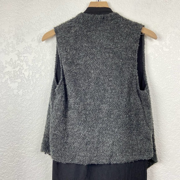 🖤 3/$25 SALE!
Origami by Vivian black and grey lagenlook open front cardigan - Picture 2 of 7